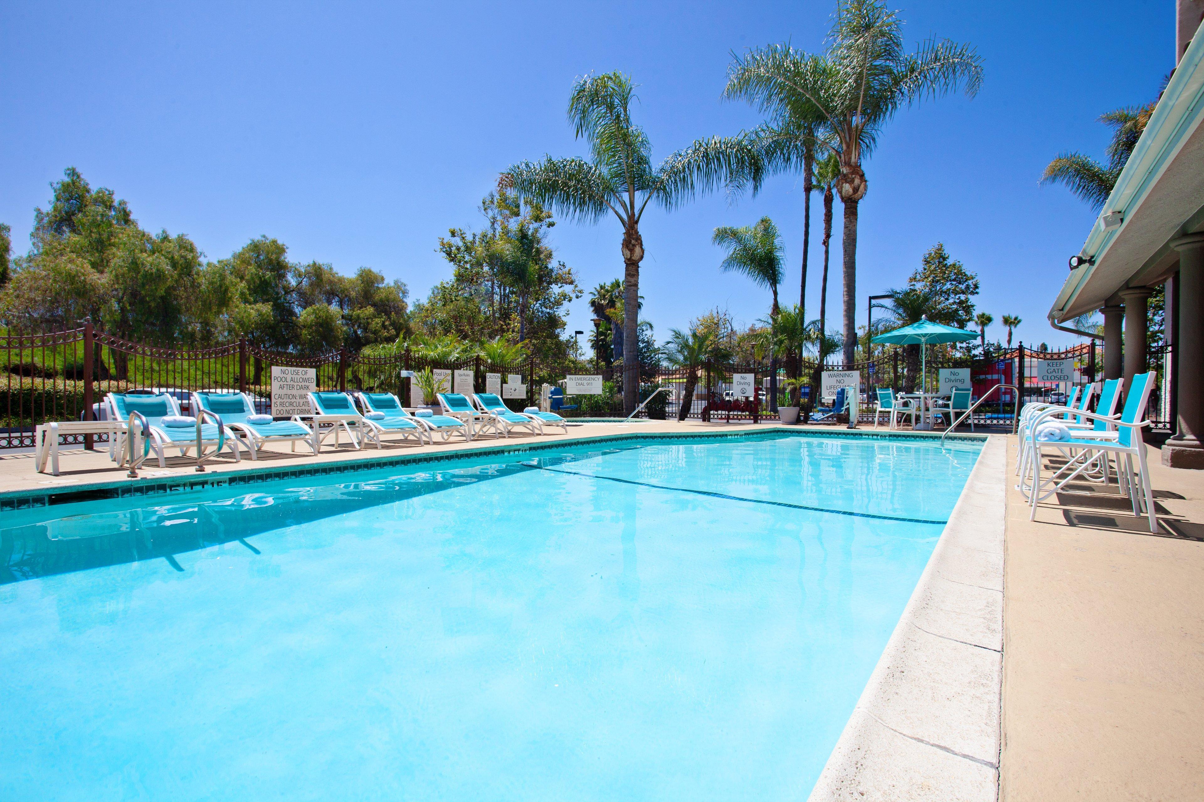 Holiday Inn Express Hotel & Suites San Diego-Escondido By Ihg Экстерьер фото