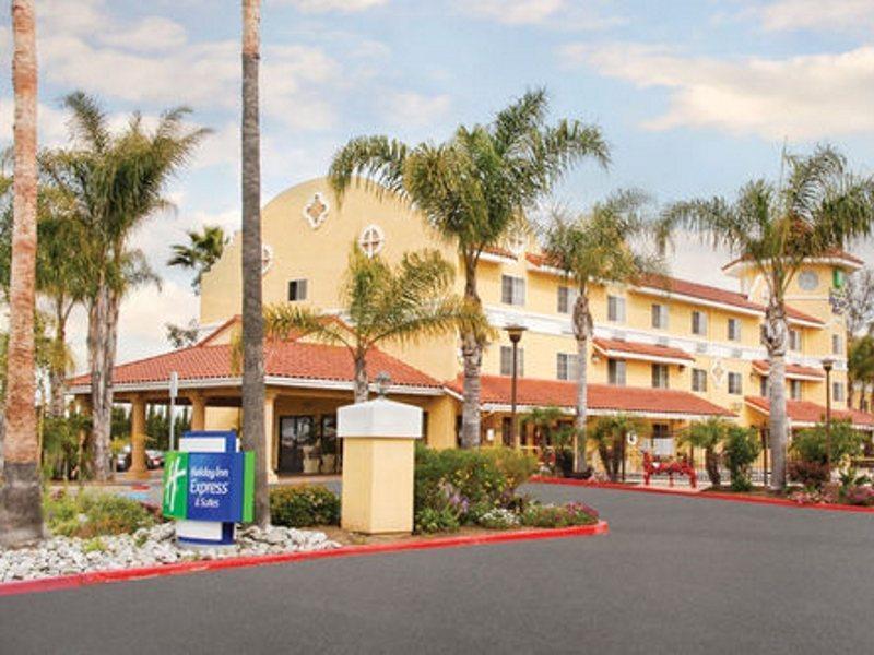 Holiday Inn Express Hotel & Suites San Diego-Escondido By Ihg Экстерьер фото