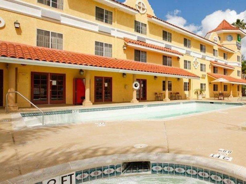 Holiday Inn Express Hotel & Suites San Diego-Escondido By Ihg Экстерьер фото