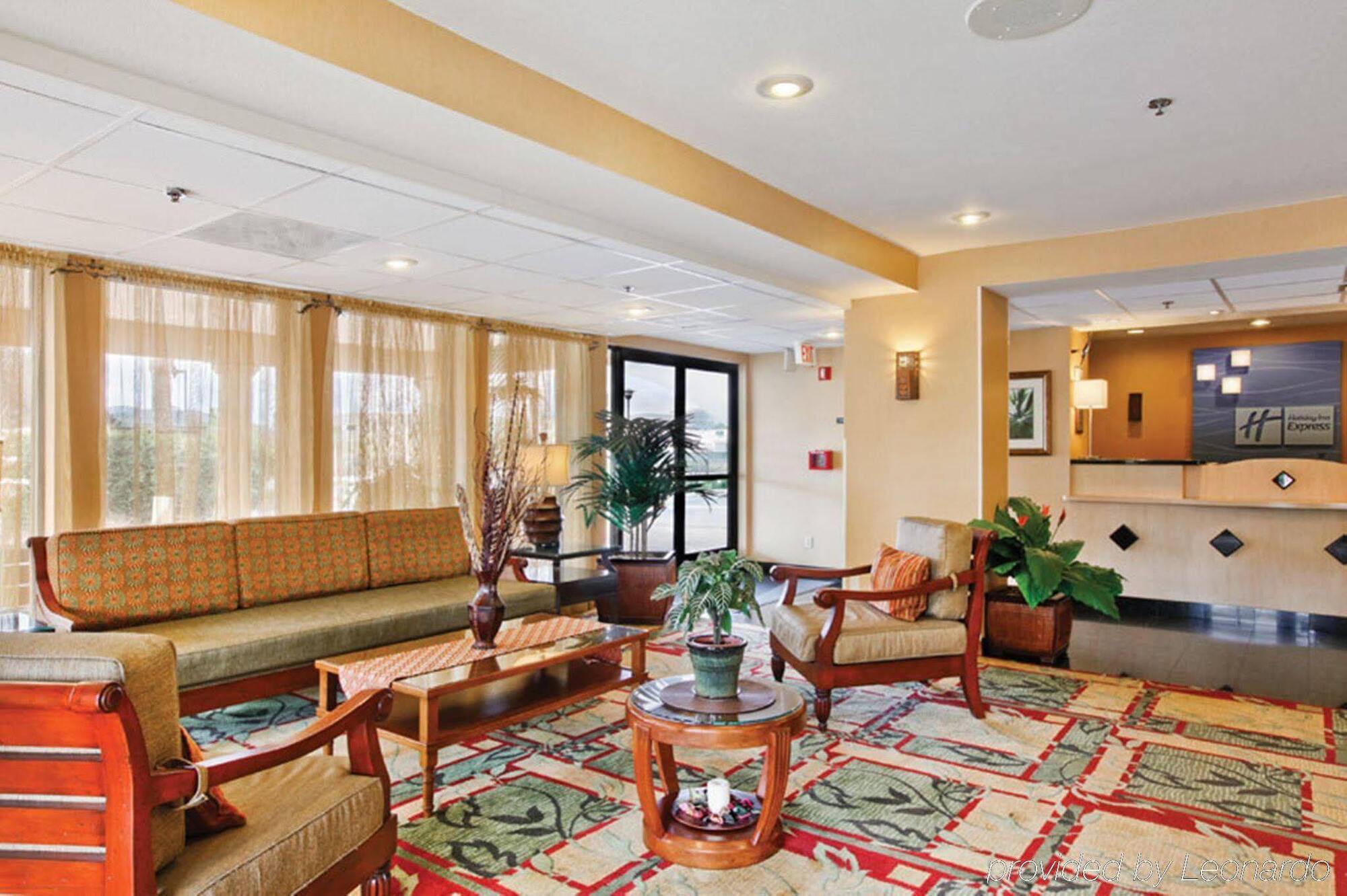 Holiday Inn Express Hotel & Suites San Diego-Escondido By Ihg Экстерьер фото